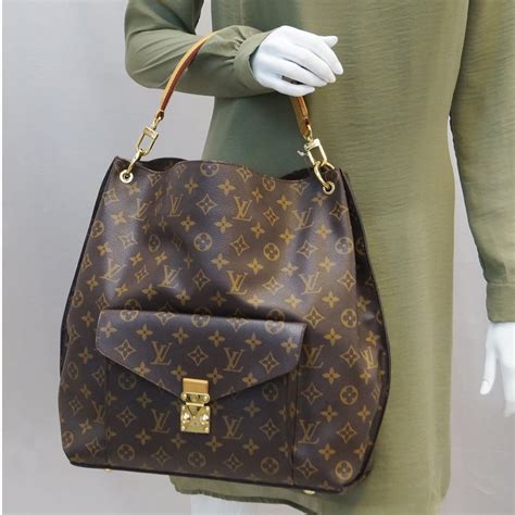 louis vuitton metis black price|Louis Vuitton metis hobo monogram.